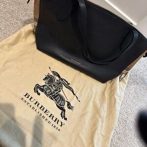 Burberry Derby House Check Welburn Leather Tote
